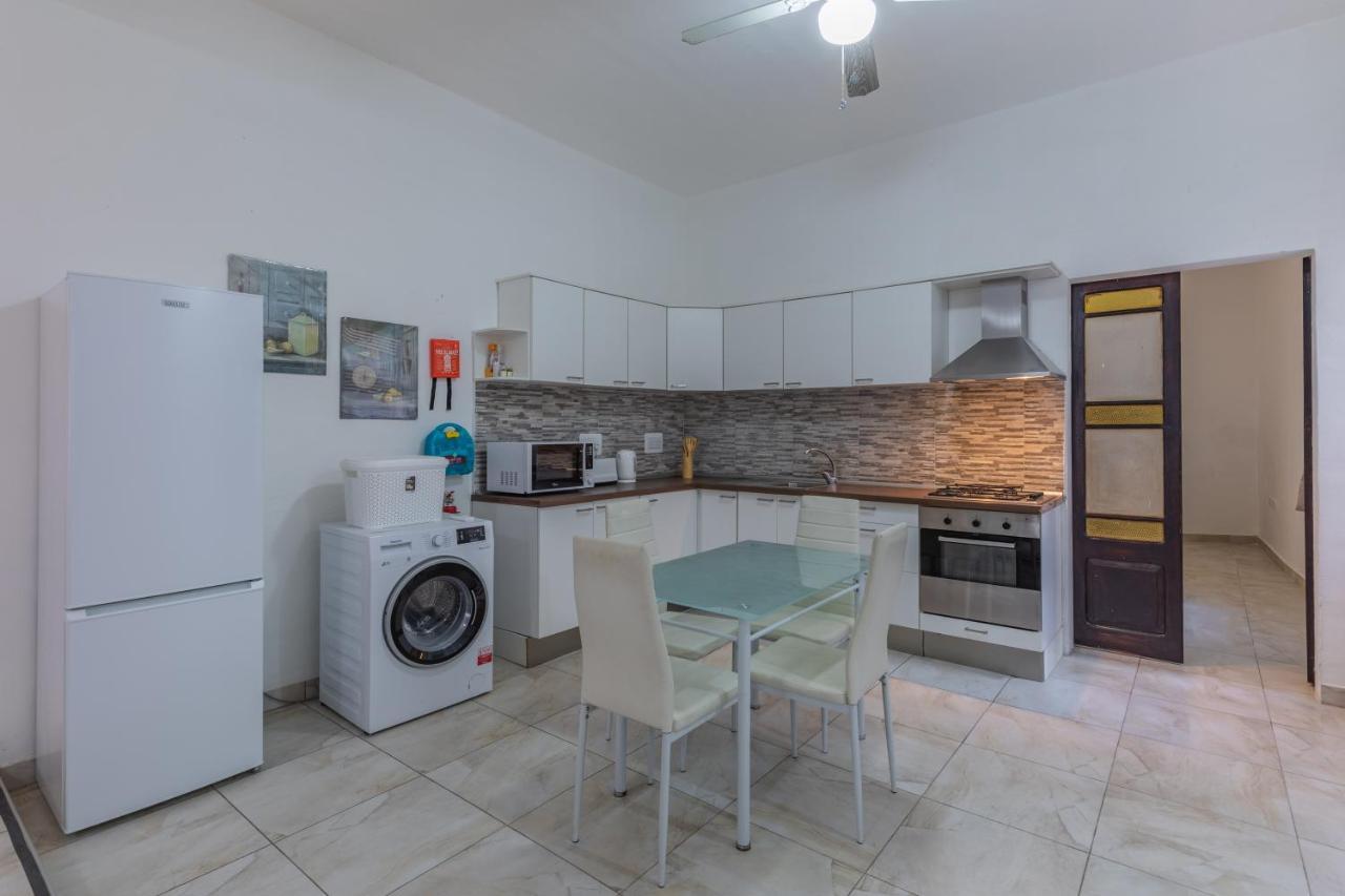 Bormla - Comfortable Two Bedroom Apartment Cospicua Экстерьер фото